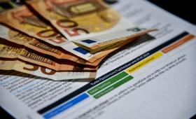 Ρεύμα: Πώς τα ελληνικά νοικοκυριά έχασαν 1,23 δισ. ευρώ σε δύο χρόνια