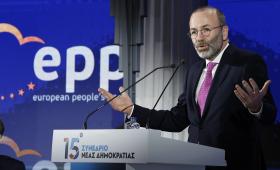 Βέμπερ για ΕΕ: Ή θα αμυνθούμε ή η Κίνα θα ισοπεδώσει τμήματα της βιομηχανίας μας