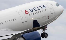 Delta: Πάνω από τις εκτιμήσεις τα κέρδη, επαναφέρει το ετήσιο guidance