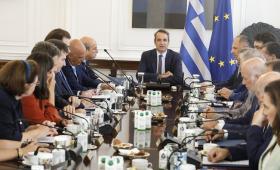 Υπουργικό Συμβούλιο: Στο επίκεντρο Ταμείο Ανάκαμψης, ακρίβεια, σχολεία και χωροταξικά
