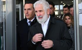 Ομόφωνα ένοχος ο Πέτρος Φιλιππίδης για δυο απόπειρες βιασμού - Τρία χρόνια με αναστολή η ποινή