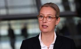 AfD: Θα επιδιώξει αποχώρηση της Γερμανίας από ευρώ και Σένγκεν