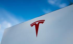 Συμφωνία 16,5 δισ. δολαρίων με Samsung για Tesla