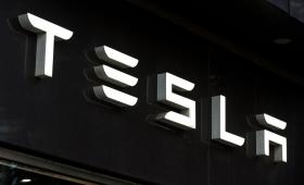 Tesla: Νέα «βουτιά» στις ευρωπαϊκές πωλήσεις - Σε χαμηλό τριετίας στην Γαλλία