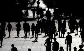 Gen Z: Το 62% δηλώνει οικονομική εξάρτηση από τους γονείς - Έντονη διάθεση μετανάστευσης