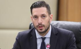 Κυρανάκης: Περισσότεροι οδηγοί και λεωφορεία, επέκταση Μετρό, έργα σε προαστιακό το 2026