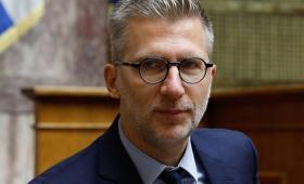 Άκης Σκέρτσος: Η αλήθεια για τους μετακλητούς υπαλλήλους