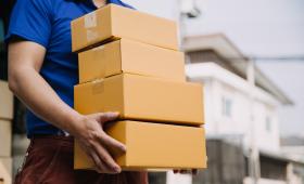 Απώλειες και καθυστερήσεις δεμάτων από ΕΛΤΑ και Courier: Νέες αποζημιώσεις φέρνει απόφαση της ΕΕΤΤ