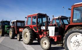 Ενισχύουν τα μπλόκα οι αγρότες - Ένταση στον κόμβο του αεροδρομίου «Μακεδονία»