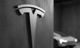 Κοντά στην παραγωγή το νέο τσιπ της Tesla - Άλμα 7% της μετοχής