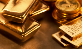Χρυσός: Ήπια πτώση με πίεση από το δολάριο