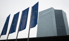 Με 5η «παύση» στα επιτόκια η ΕΚΤ: Ανθεκτική η Ευρωζώνη - Αβέβαιο το outlook