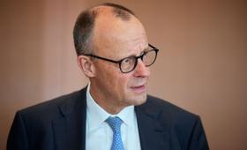 Μερτς: Η αποχώρηση Σπαν ανοίγει το ενδεχόμενο ενός ευρύτερου κυβερνητικού ανασχηματισμού