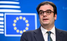 Πιερρακάκης για ευρώ: Ενίσχυση του διεθνούς ρόλου του ως απάντηση στις προκλήσεις που αντιμετωπίζει η Ευρώπη