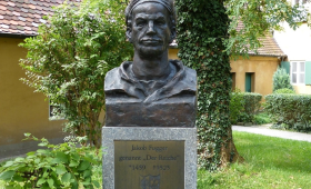 Τράπεζα που δάνειζε χρήματα σε πάπες και αυτοκράτορες βγαίνει προς πώληση