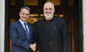 Συνάντηση Μητσοτάκη - Ράμα: «Έχουμε σημαντική ευκαιρία να λύσουμε εκκρεμή ζητήματα»