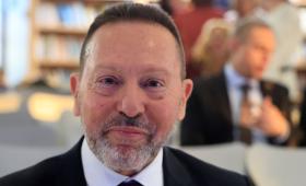 Στουρνάρας: Όχι σε γενικευμένη μείωση ΦΠΑ – Τι λέει για ακρίβεια, τράπεζες και την τρίτη θητεία στην ΤτΕ