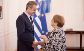 Συνάντηση Μητσοτάκη με την Μπατσελέ, υποψήφια για τη θέση γγ του ΟΗΕ και πρώην πρόεδρο της Χιλής