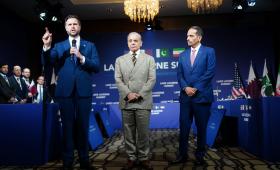 Βανς: «Ιστορική συνάντηση» με Ιράν - Ο Τραμπ ζήτησε «αλλαγή σελίδας» στις σχέσεις με Τεχεράνη