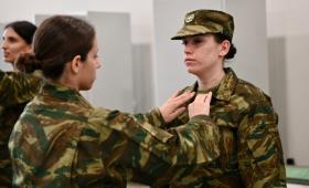Πρώτη ημέρα εθελοντικής στράτευσης γυναικών: Δεκάδες κατατάχθηκαν στον Στρατό Ξηράς