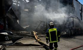 Τρεις συλλήψεις για την τραγωδία με έκρηξη σε εργοστάσιο στα Εξαμίλια