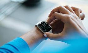 Apple: Tα σχέδια για το smartwatch της νέας εποχής - Οι οθόνες και ο ρόλος του fitness