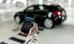 Το ανθρωποειδές ρομπότ Apollo στην παραγωγή της Mercedes