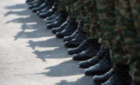 Αλλάζουν όλα στη στρατιωτική θητεία: Από τη βασική και ειδική εκπαίδευση έως τους «μισθούς» και το συσσίτιο