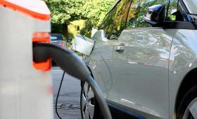 Έρευνα: Τα ηλεκτρικά οχήματα έχουν διπλάσιες πιθανότητες να χτυπήσουν πεζούς