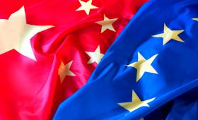 Προς μετωπική σύγκρουση Ευρώπη - Κίνα; Στο επίκεντρο ηλεκτρικά αυτοκίνητα, δημόσιες συμβάσεις