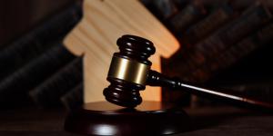 Χρέη στην εφορία: Η λίστα με τα ακίνητα που βγαίνουν στο «σφυρί»