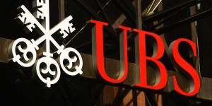 UBS: Στο μικροσκόπιο λόγω Ιράν οι αεροπορικές εταιρείες – Τι δείχνουν τα στοιχεία για Aegean και ΔΑΑ