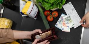 Αίρεται από 30 Ιουνίου το πλαφόν - Ραντεβού τον Σεπτέμβριο για μειώσεις τιμών