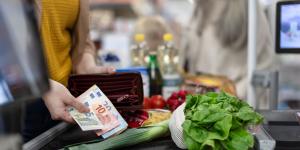 «Φωτιά» οι τιμές των τροφίμων στην Ελλάδα – Πόσο αυξήθηκαν την τελευταία πενταετία, χάσμα με EE