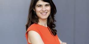 Kira Radinsky: Η επιστήμονας που «διδάσκει» την AI να προβλέπει κινδύνους πριν από τους ανθρώπους