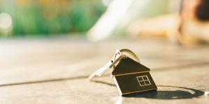 Μεταβιβάσεις ακινήτων μόνο στον συμβολαιογράφο - Πώς ξεμπλοκάρουν τα κατασχεμένα