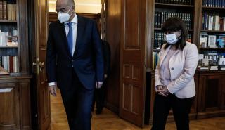 Ενημέρωση Δένδια σε Σακελλαροπούλου για Κυπριακό και Δυτ. Βαλκάνια