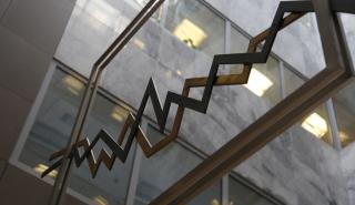 «Αμυντική» θέση για το Χρηματιστήριο προτείνει η Eurobank Equities - Το πολιτικό ρίσκο έχει αυξηθεί