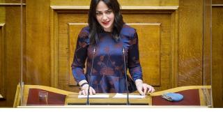 Δόμνα Μιχαηλίδου: Γινόμαστε ανάδοχοι, βγάζουμε τα παιδιά από τα ιδρύματα