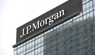 Αγοράστε ελληνικά ομόλογα, συστήνει η JP Morgan - «Έρχεται αναβάθμιση από τη Fitch»