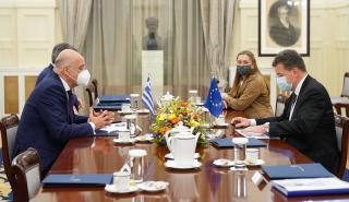 Συζήτηση Δένδια με τον εκπρόσωπο της ΕΕ για τα Δυτικά Βαλκάνια