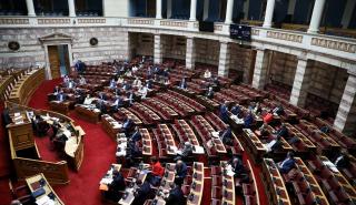 Δουλειές Ξανά: Σημείο αιχμής μεταξύ κυβέρνησης και αντιπολίτευσης το «σύστημα κυρώσεων» - Ομιλία Μητσοτάκη στη Βουλή