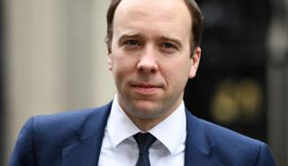 Παραιτήθηκε ο υπουργός Υγείας της Βρετανίας Ματ Χάνκοκ