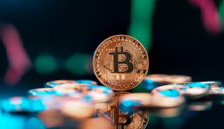 «Βουτιά» άνω του 8% για το bitcoin - Σε χαμηλά πολλών μηνών η κεφαλαιοποίηση των crypto