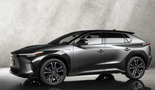 Το πρώτο αποκλειστικά ηλεκτροκίνητο SUV της Toyota στις ΗΠΑ