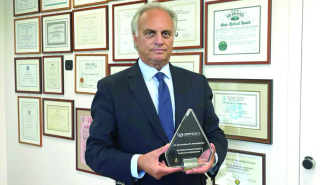 O Δρ. Κωνσταντίνος Μ. Κωνσταντινίδης κορυφαίος Ρομποτικός Γενικός Χειρουργός στον κόσμο