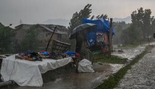 Ινδία: Τουλάχιστον 50 νεκροί από τις φονικές καταιγίδες