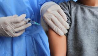 ΗΠΑ: Τα CDC ενέκριναν τις ενισχυτικές δόσεις εμβολίων για παιδιά 5 έως 11 ετών