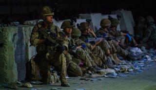 Λευκός Οίκος: Εάν διατηρούσαμε 2.500 στρατιώτες στο Αφγανιστάν, αυτό θα οδηγούσε σε πόλεμο