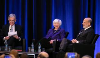 BBG: Η Γέλεν υποστηρίζει τον Πάουελ για δεύτερη θητεία στην Fed